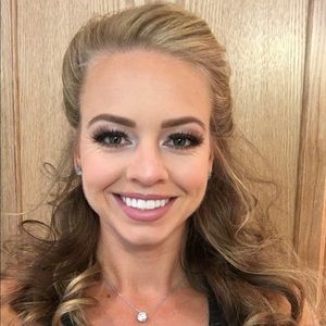 Meet your Posher, Cara